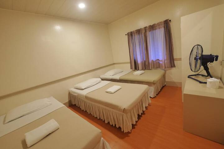 Room 12 of 63