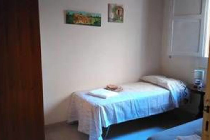Room 7 of 14
