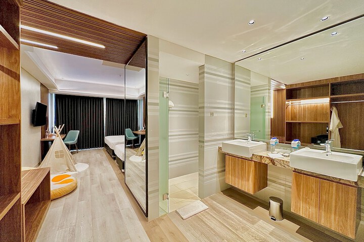 Room 29 of 45