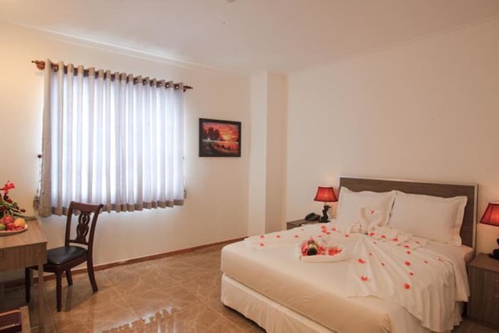 Room 4 of 20