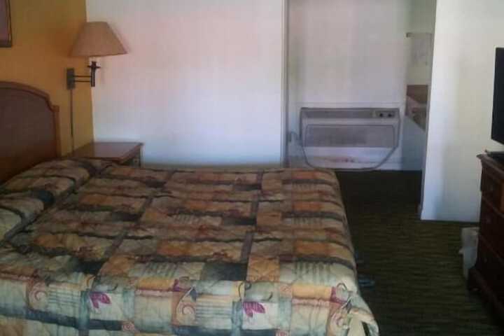 Room 17 of 52
