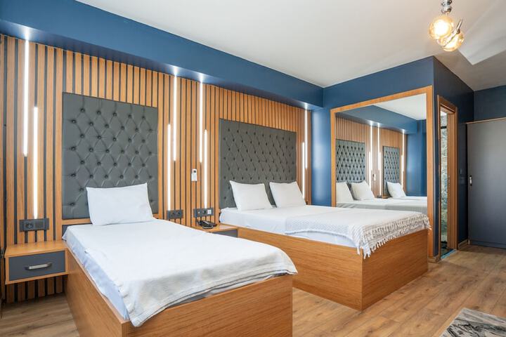 Room 8 of 22