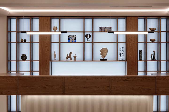 Entrance & Lobby