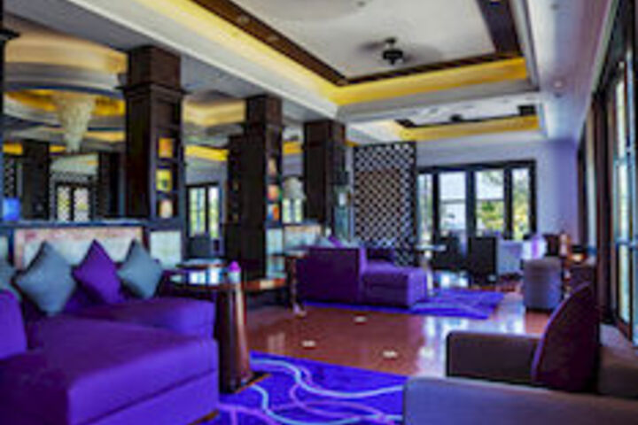 Lounge 86 of 198
