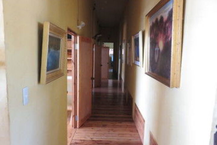 Room 10 of 28