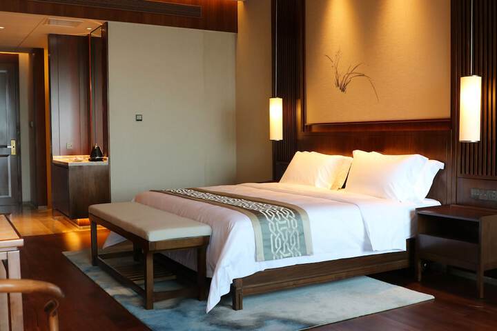 Room 10 of 68