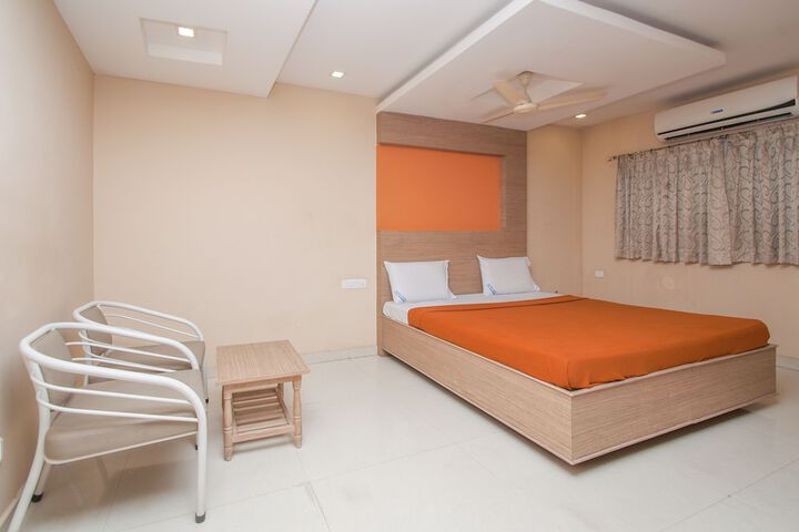 Room 10 of 12