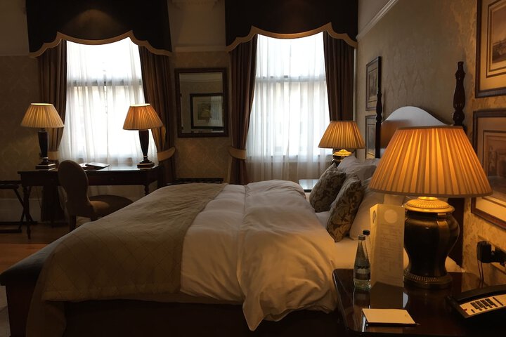 Room 13 of 82