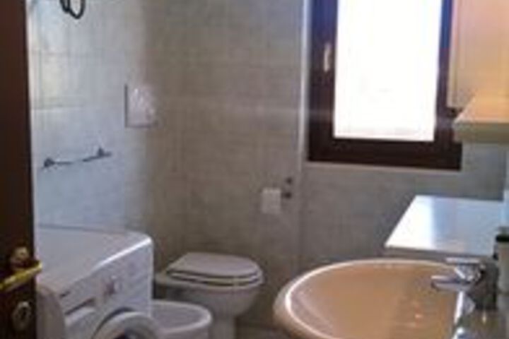 Room 5 of 42