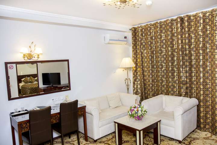 Room 14 of 151