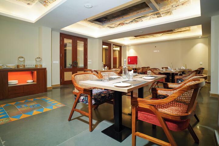 Dining 11 of 22