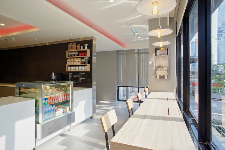 Guest Lobby