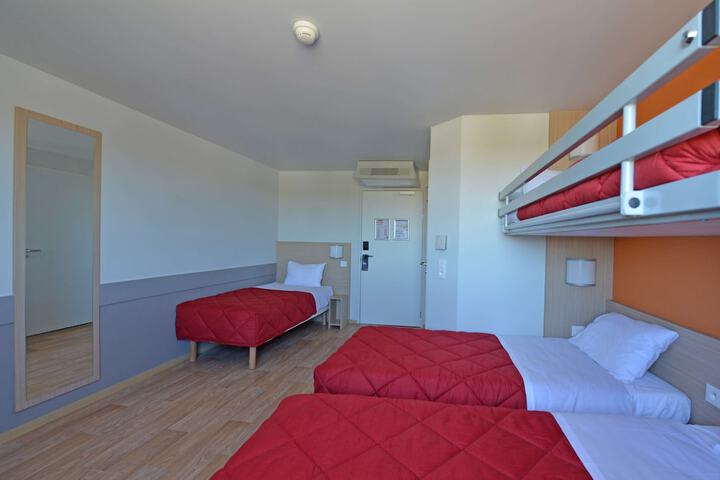 Room 19 of 73