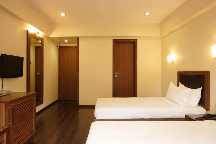 Room 5 of 23