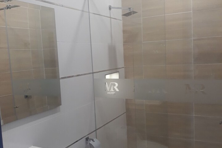 Room 10 of 29