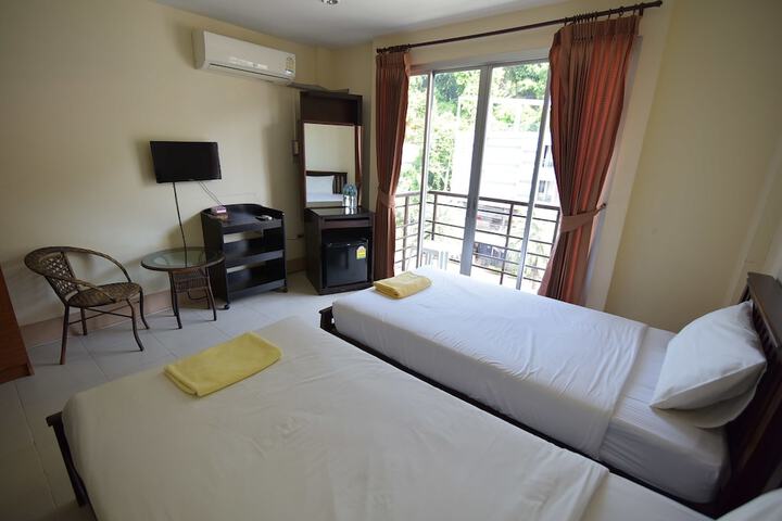 Room 18 of 28