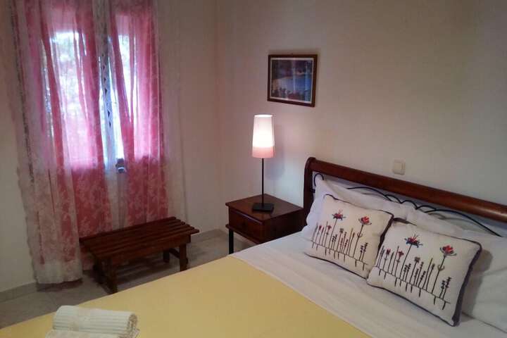 Room 10 of 37