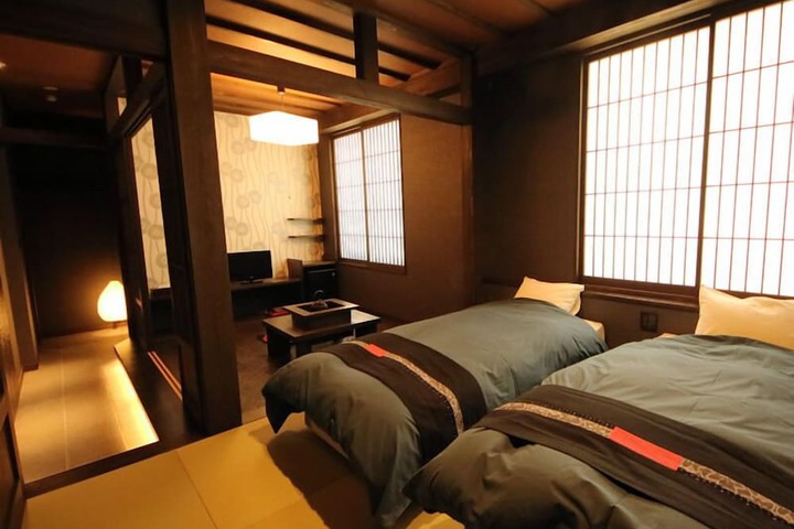 Room 26 of 49