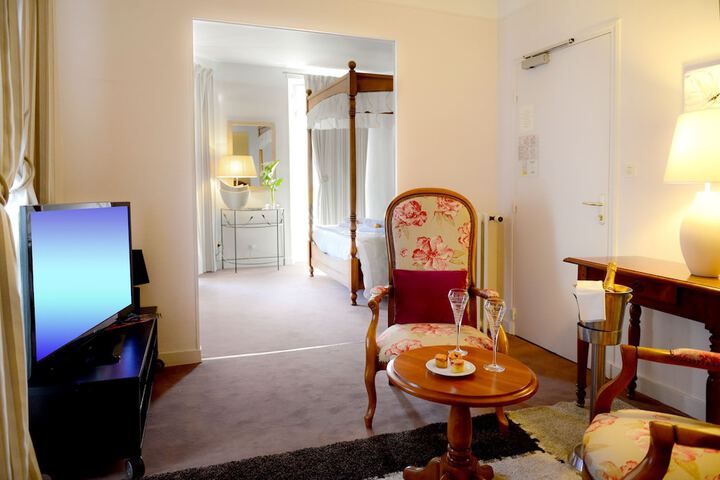 Room 9 of 23
