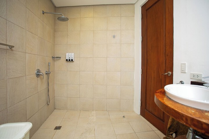 Room 157 of 208
