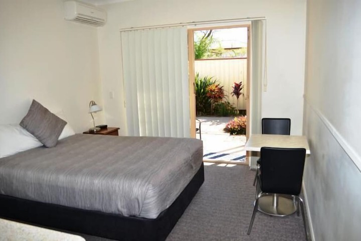 Room 12 of 30