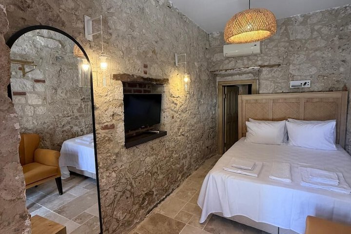Room 4 of 31
