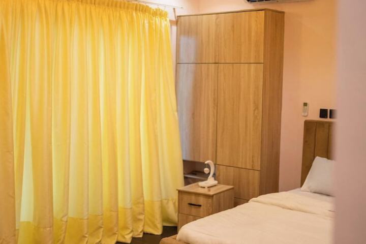 Room 6 of 22