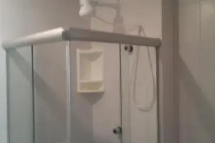 Room 7 of 11