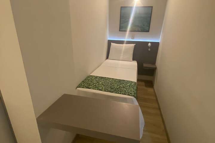 Room 14 of 19