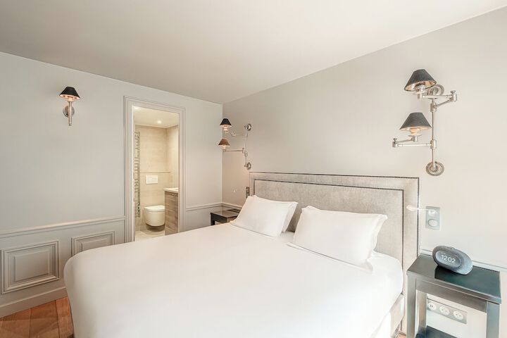 Room 4 of 30