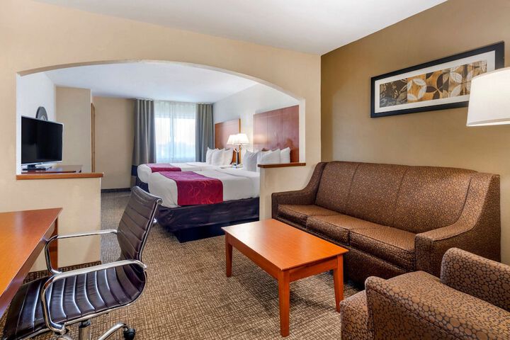 1 King Bed Suite (34 of 44)