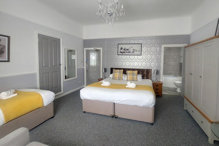 Room 5 of 19