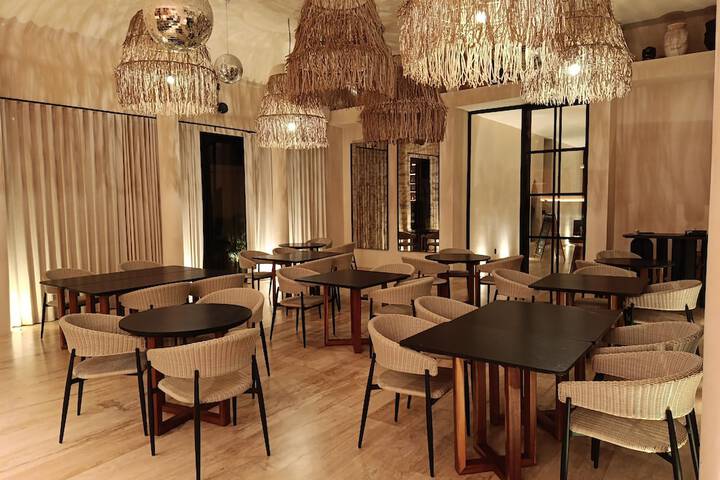 Dining 114 of 146