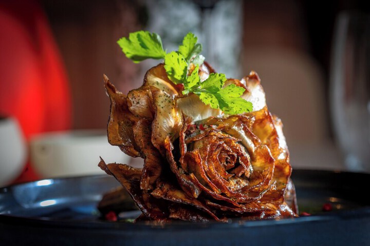 Dining 63 of 90