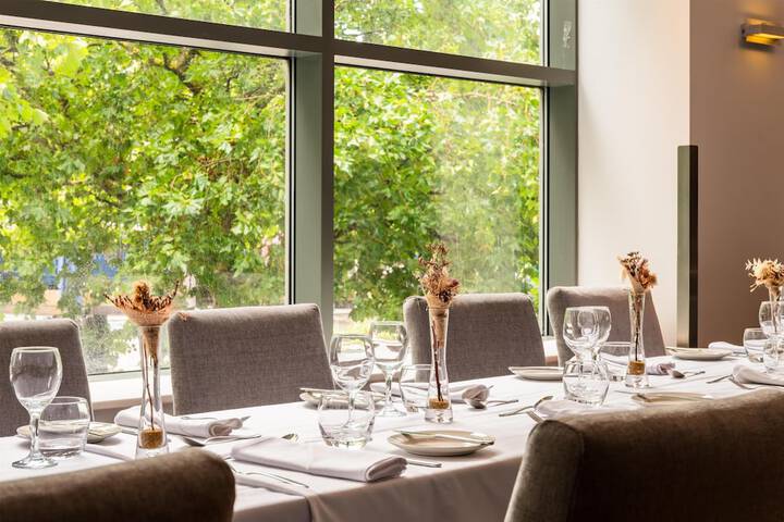 Dining 92 of 151
