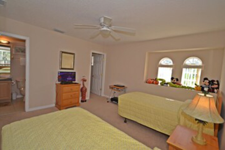 Room 42 of 60