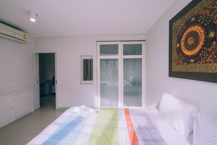 Room 10 of 48
