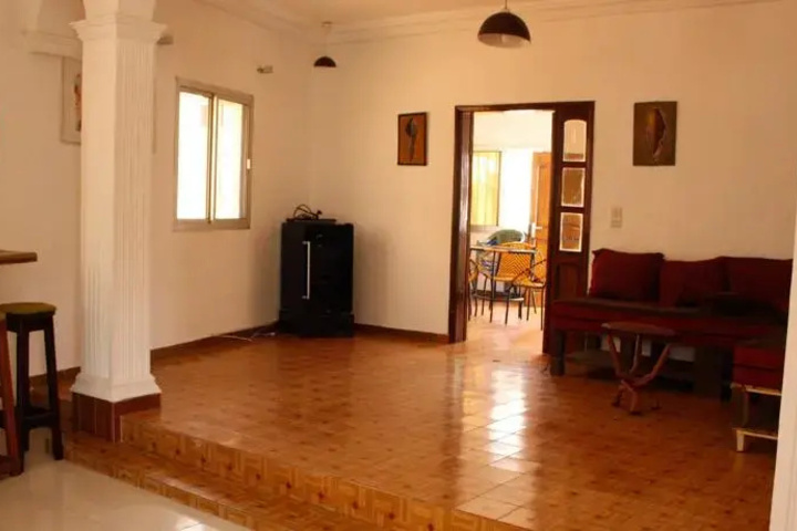 Room 7 of 12
