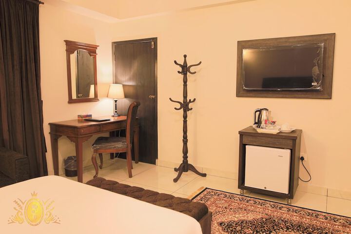 Room 20 of 49