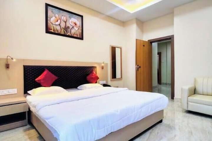 Room 3 of 7