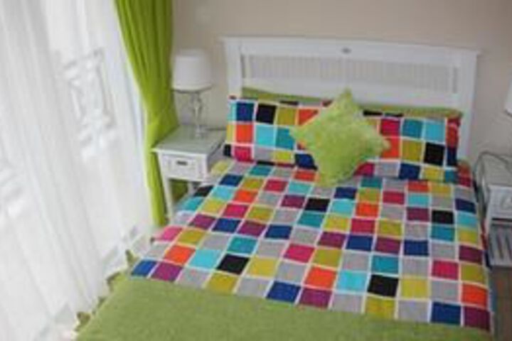 Room 5 of 6