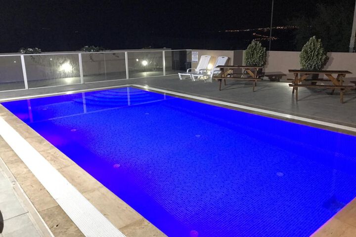 Hotel with Pool