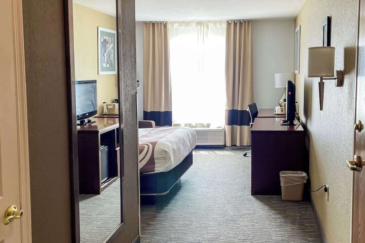Double Accessible King Size Bed (2 of 16)