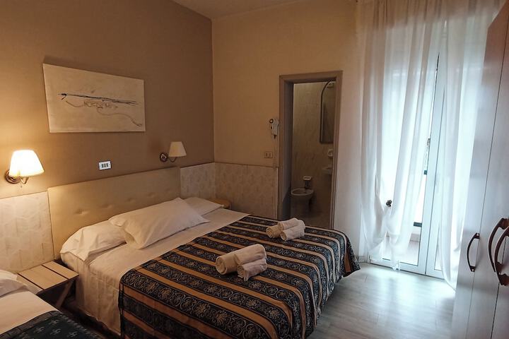 Room 28 of 90