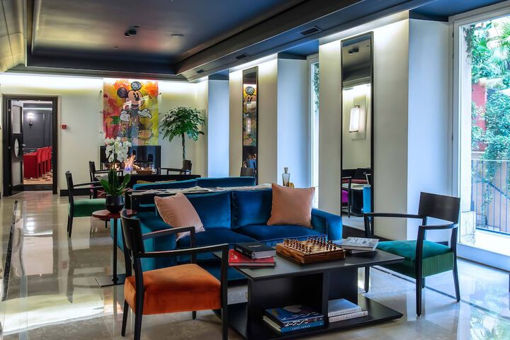 Entrance & Lobby