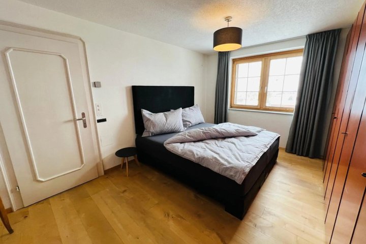 Room 5 of 18