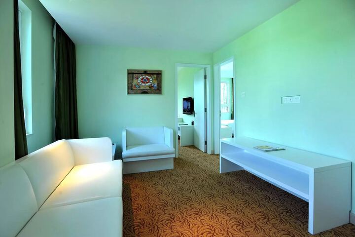Room 22 of 48