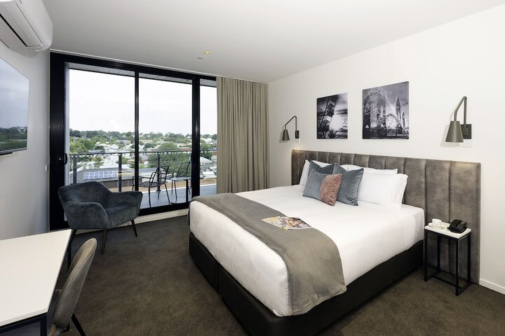 Room 28 of 108