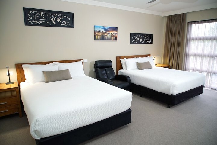 Room 7 of 33
