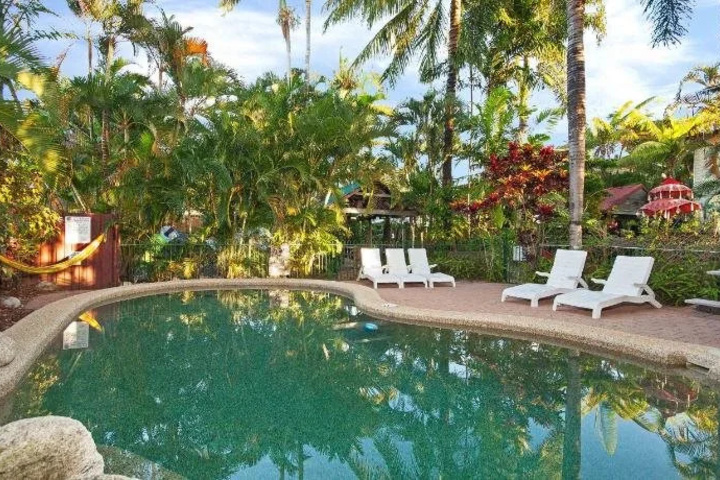 Pool 17 of 35